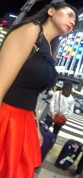 超爆乳ノースリーブ美女!
