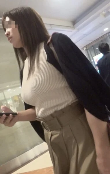 爆乳ニット美人の揺れ暴れるGカップ!