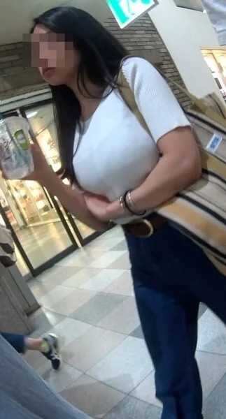 爆乳ギャルのバレーボール乳のような破壊力
