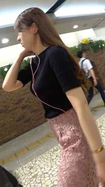S級ボディなスライム爆乳が大暴れ!美人お姉様の爆乳逸材!