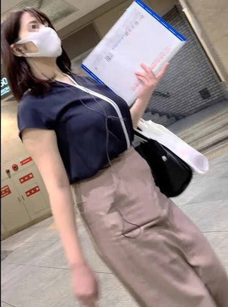 特SS級ランクの豪乳暴れボインなメロン乳美人OL様の降臨!