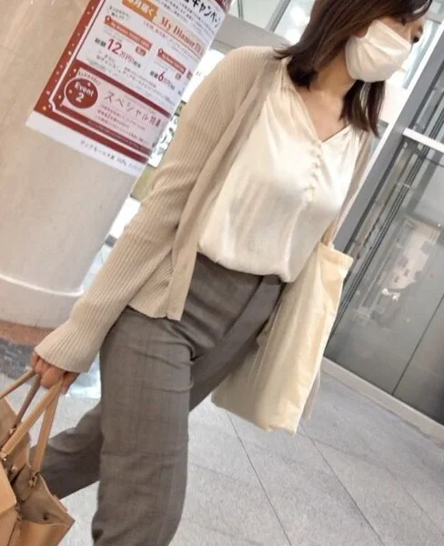 溢れ揺れる爆乳美人OL様の揺らしまくるフェロモン乳