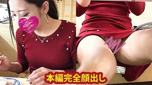 【顔出しパンチラ■■】某回転すし屋でお寿司に夢中な美人イトコのパンツをテーブル下