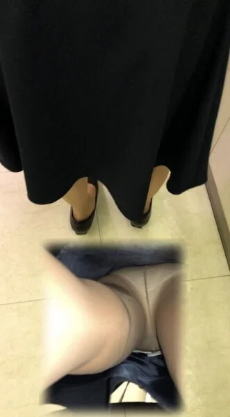 よく会うOLさん 逆さ撮り エレベーター 逆さ撮り、めくり