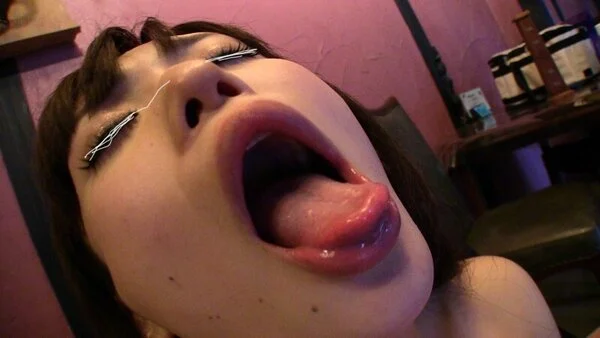 ◆素人投稿mp4動画 渋谷の美形OLさんがザーメン飲みまくり!【Part.06