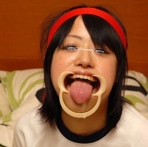 ◆素人投稿動画 黒髪ショートのアニオタカチューシャ娘がザーメン飲みまくりです!