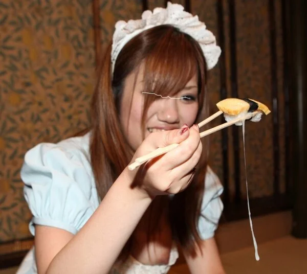 ◆素人投稿動画 上京したばかりで訛りも可愛い美形ギャルに精子をたっぷり飲ませてあ