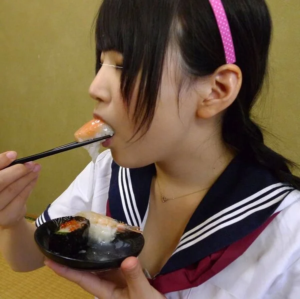 ◆素人投稿動画 ハイビジョン(HD)「精子なんて余裕で飲めますよ」カワイイ女子大