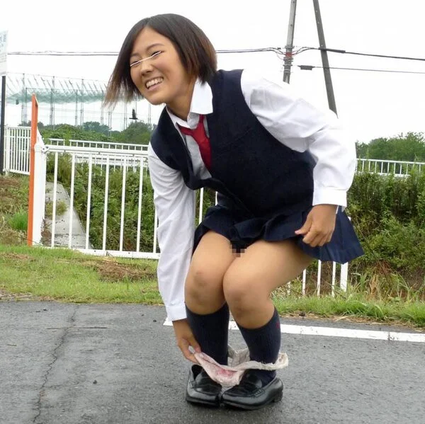 ◆素人投稿動画 ハイビジョン(HD)「外っていつやってもめちゃ緊張しますね」黒髪