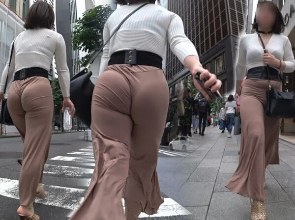 【着衣:フレアパンツ】美人若奥様の日常風景♪ヨガ&ピラティスの流行でレギンスやフ