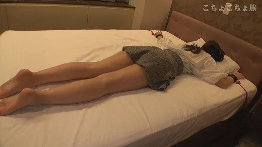 こちょこちょ族 ムチムチ素人モデル超敏感臨界点突破娘 あやね 22歳 私服編 そ