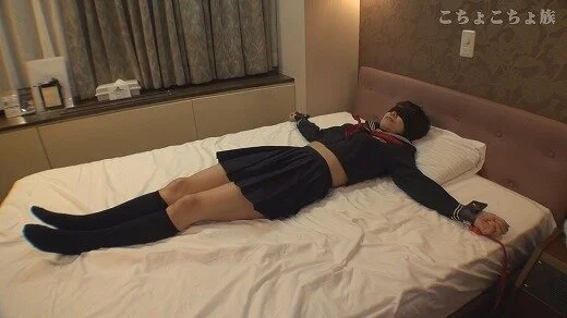 こちょこちょ族 素人モデル熟年濡れ濡れ敏感人妻 はんな 31歳 制服編