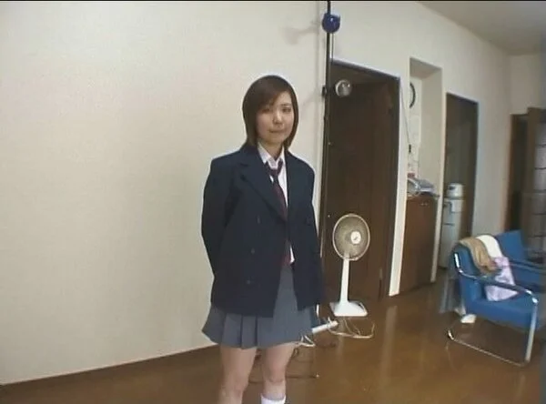 自分のムスメといってもおかしくない女子とソープの店長がプライベート撮影で欲望むき