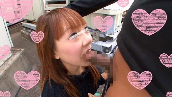 【個人撮影】屋上でエロ過ぎる露出フェラチオをする巨乳娘!