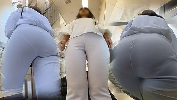 【FullHD】ガン付け機嫌の悪さ全開…パン線もちろんナプキン透けさせ…挙げ句白