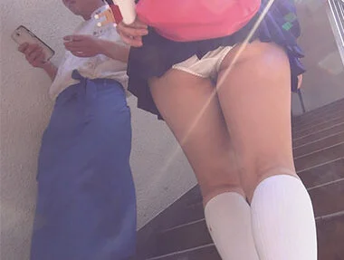 高田馬場でガチ制服パンチラ■■なんだけど合法_魔法の映像