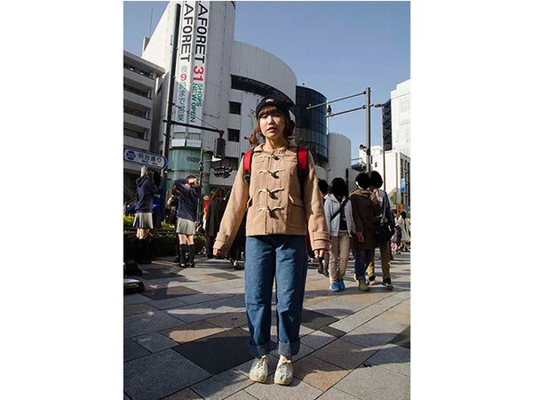「F◎UiTSですけど?」で騙した原宿青文字系_嫌々ハメ撮り…でもマン汁迸り!
