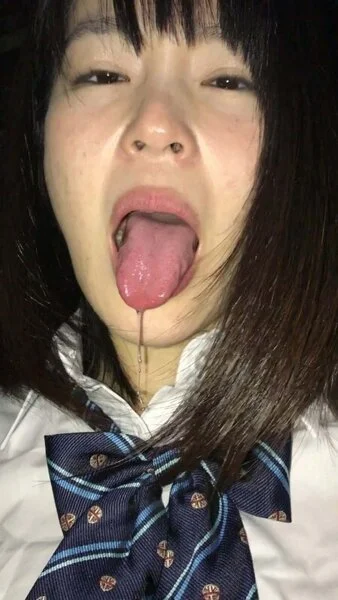 【縦動画】清楚系黒髪■■の口内観察と湧き上がる唾液 リン① KITR00149