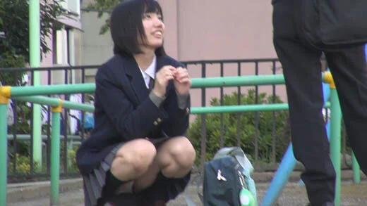 パンチラスクープ1!!【2分以上もモロ見えデート中カップル】