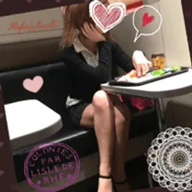 そそる生足のくっきりパンチラ!