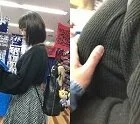 【おっぱい■■1】グッズ選びに夢中の可愛い巨乳ちゃん