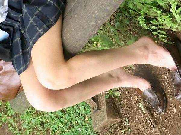 現役■■の足!大島優○似の劇カワ現役■■の素足、黒ソックス!