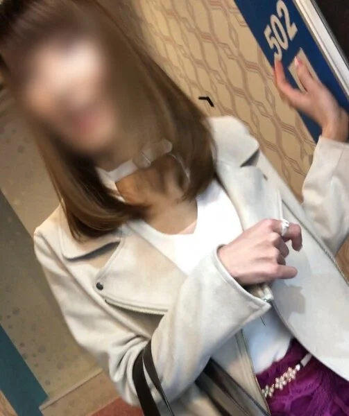 【期間限定!】ギャル系美女の逆さ撮り エチエチTバック