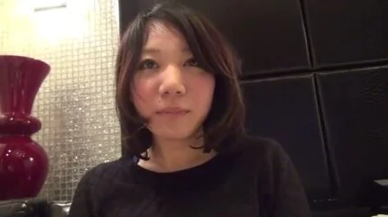 清楚で彼氏がいる21歳女子大生が電マ初体験でアソコをビショ濡れにして顔を紅潮させ