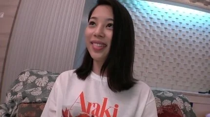 スレンダー美人の21歳フリーターが初ハメ撮りで目鼻立ちの整った顔を歪ませ体を震わ