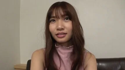 スレンダー美乳の23歳カメラアシスタントが前戯だけで足がフラフラになるほど快感に