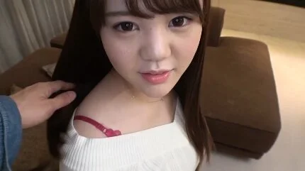 美巨乳の22歳女子大生が久しぶりの挿入で巨根に感じまくり何度も絶頂