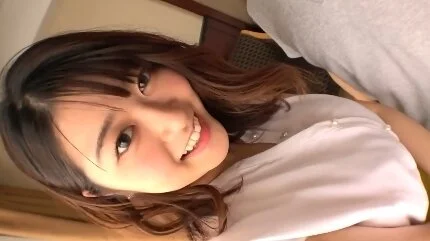 Hカップの20歳専門生が硬い肉棒で膣内を打ち付けられ快感に何度も絶頂