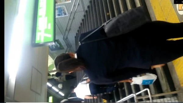 街中のお姉さん 02