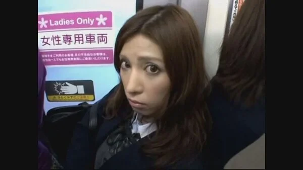 激カワ■■ 女性専用車両内で手コキ、生ハメ、口内射精!