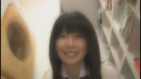 激カワ■■ 制服美■■のお尻で、スマタ発射しちゃいました!