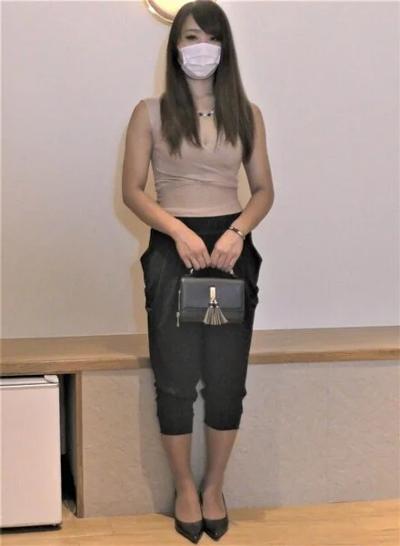 【足コキ射!】【個撮】パンスト美女の足指を舐めつくす【あや23才レースクイーン①