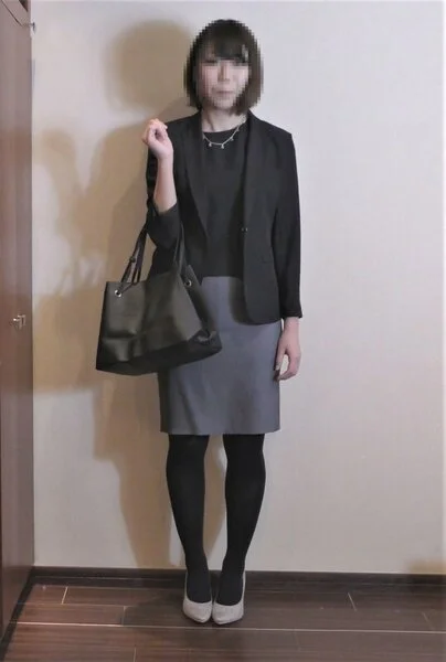 【黒タイツ足コキ射】【スーツ女子】【169cm】タイツ美女の足指を舐めつくす【え