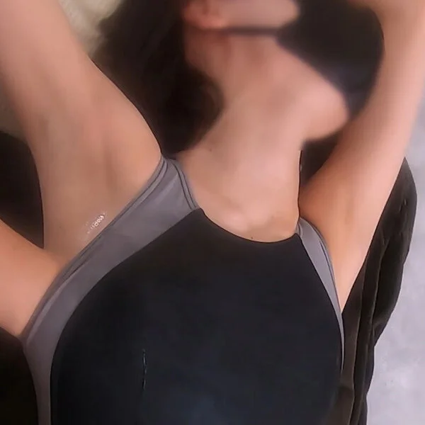 ぬるぬるくすぐりで素直乳首が即勃起!ローションくすぐり せな25歳