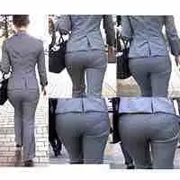 ピチピチパンツスーツ72_光沢感のあるライトグレーパンツのOLお姉さん♪[フルH