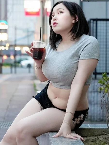 むっちむちドデカエロ尻デカパイの生意気女が感度急上昇でアヘイキ中出しSEX【個撮
