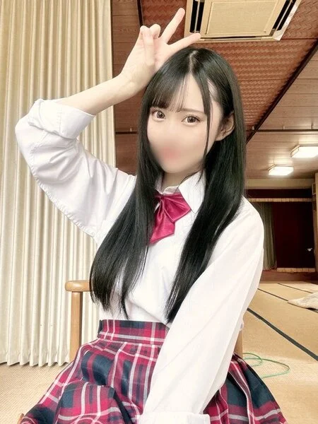 両親のいないキョウダイは異常なほど仲良しで…おじさんチ●ポを兄のかわりにしSEX