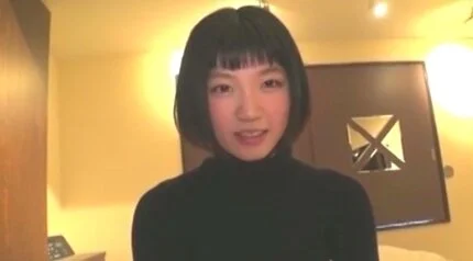美巨乳の19歳女子大生が初ハメ撮りでEカップを揺らして悶絶