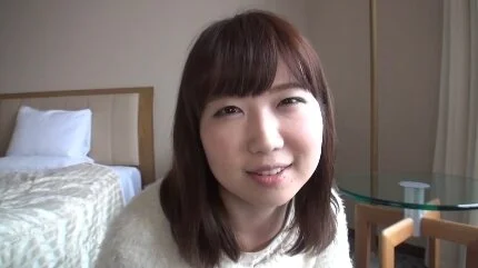 清純そうな19歳女子大生が白い肌を紅潮させて巨根に喘ぐ