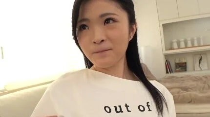 美白で清楚系の19歳女子大生が緊張の初ハメ撮りでアソコをビショ濡れにして何度も絶