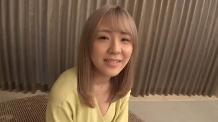 ギャル系の21歳女子大生が快感を抑えられなくなり美巨乳を揺らして喘ぎまくる