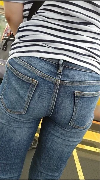 【食べ頃ヒップ】20代OL私服デニム尻12