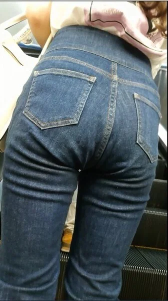 【食べ頃ヒップ】20代デカ尻デニム女子大生4