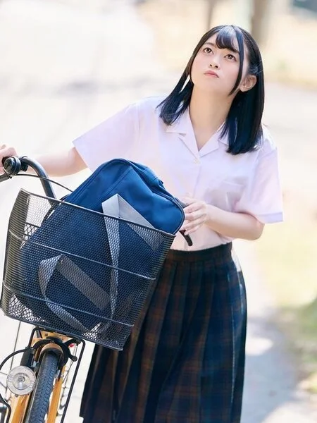 【制服切り刻み】黒髪ウブしょうじょの制服も下着も切り刻み中出し●カンで終わらず公
