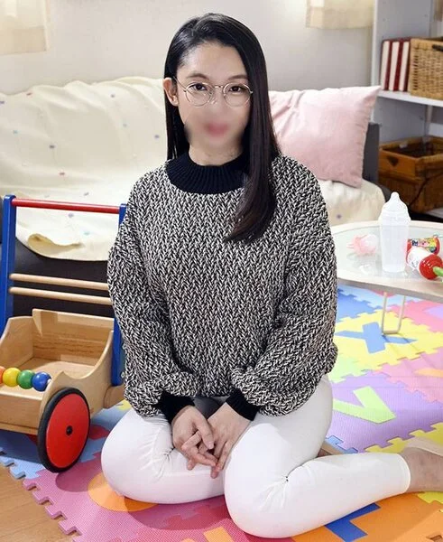 【膣肛門2穴SEX】人妻の自宅に凸してぶっかけメガネ顔射でザーメンドロドロアナル