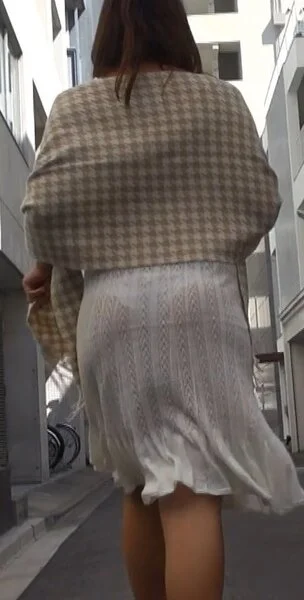 Iさんパート1 パンティーライン 透け 尻